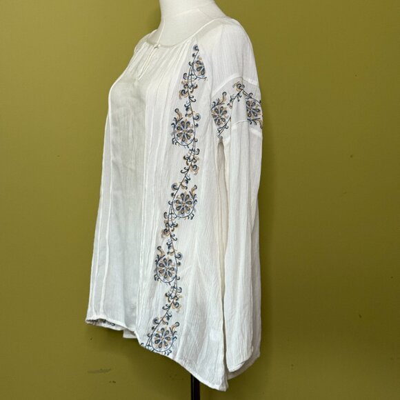 Women's Charming Charlie Embroidered Blouse Size Small NWT - Picture 5 of 8